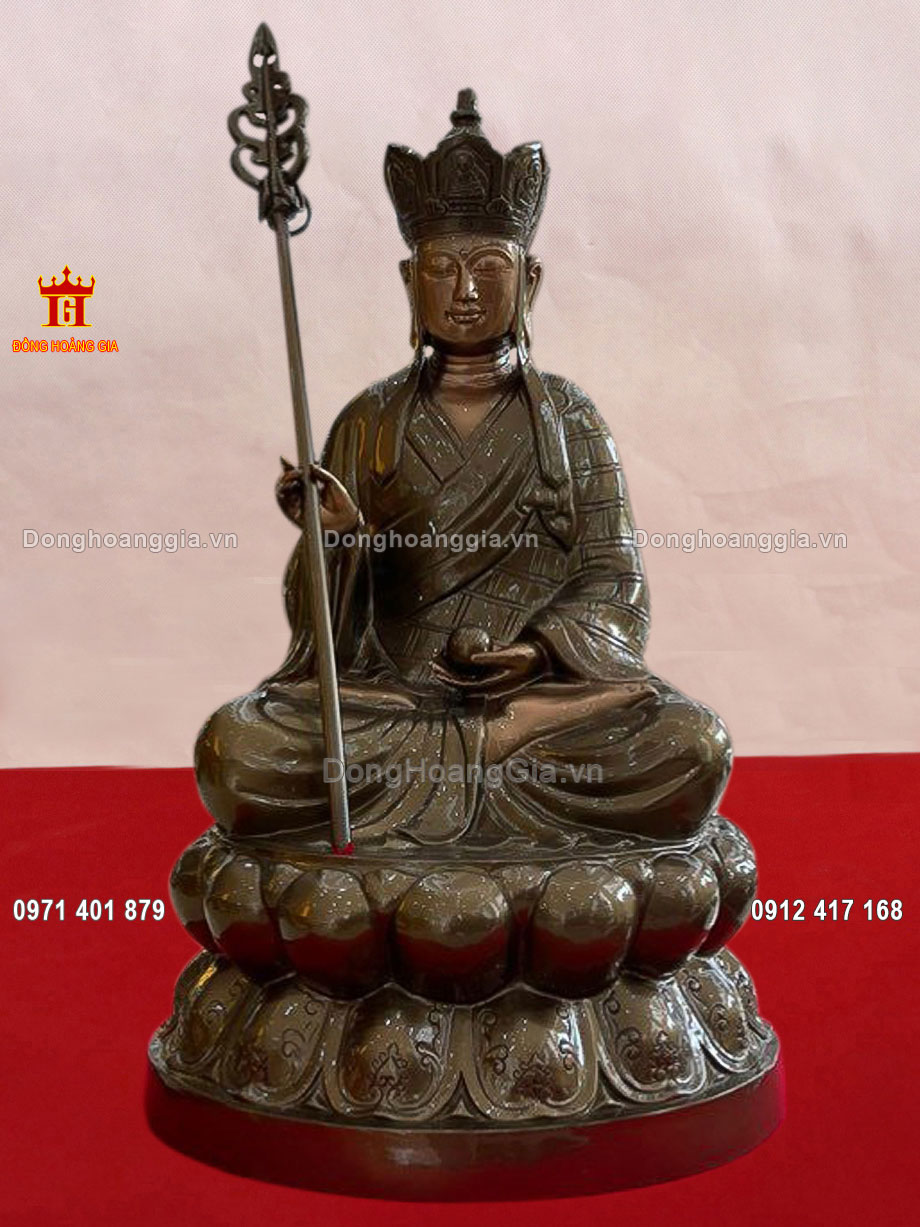 Tượng Địa Tạng Vương Bồ Tát bằng đồng chế tác thủ công tinh xảo